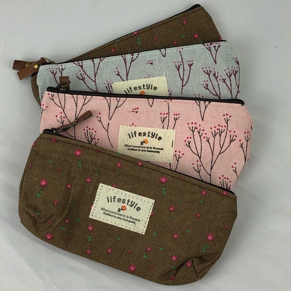 Cute little carry pocket with zipper